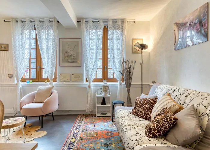 Апартаменти Valere Nid D'amour Pour 2 Proche Cathedrale