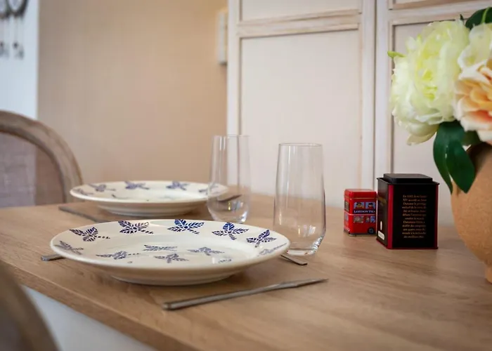 Valere Nid D'amour Pour 2 Proche Cathedrale Руан